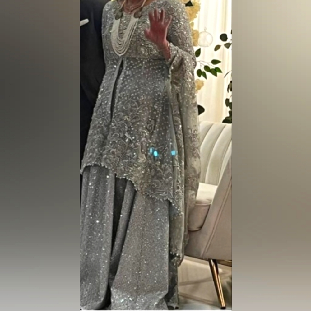 Tena Durrani designer valima outfit